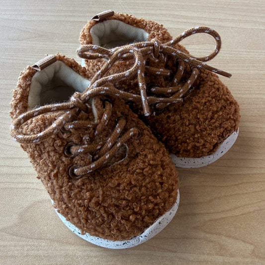 Fuzzy Runners Size 3-6m