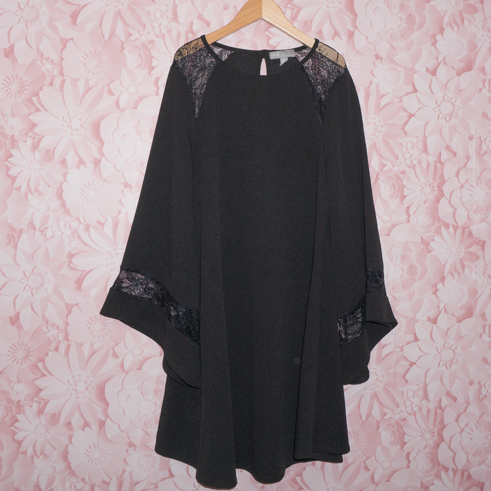 Lace Accent Trumpet Sleeve Dress Size 4
