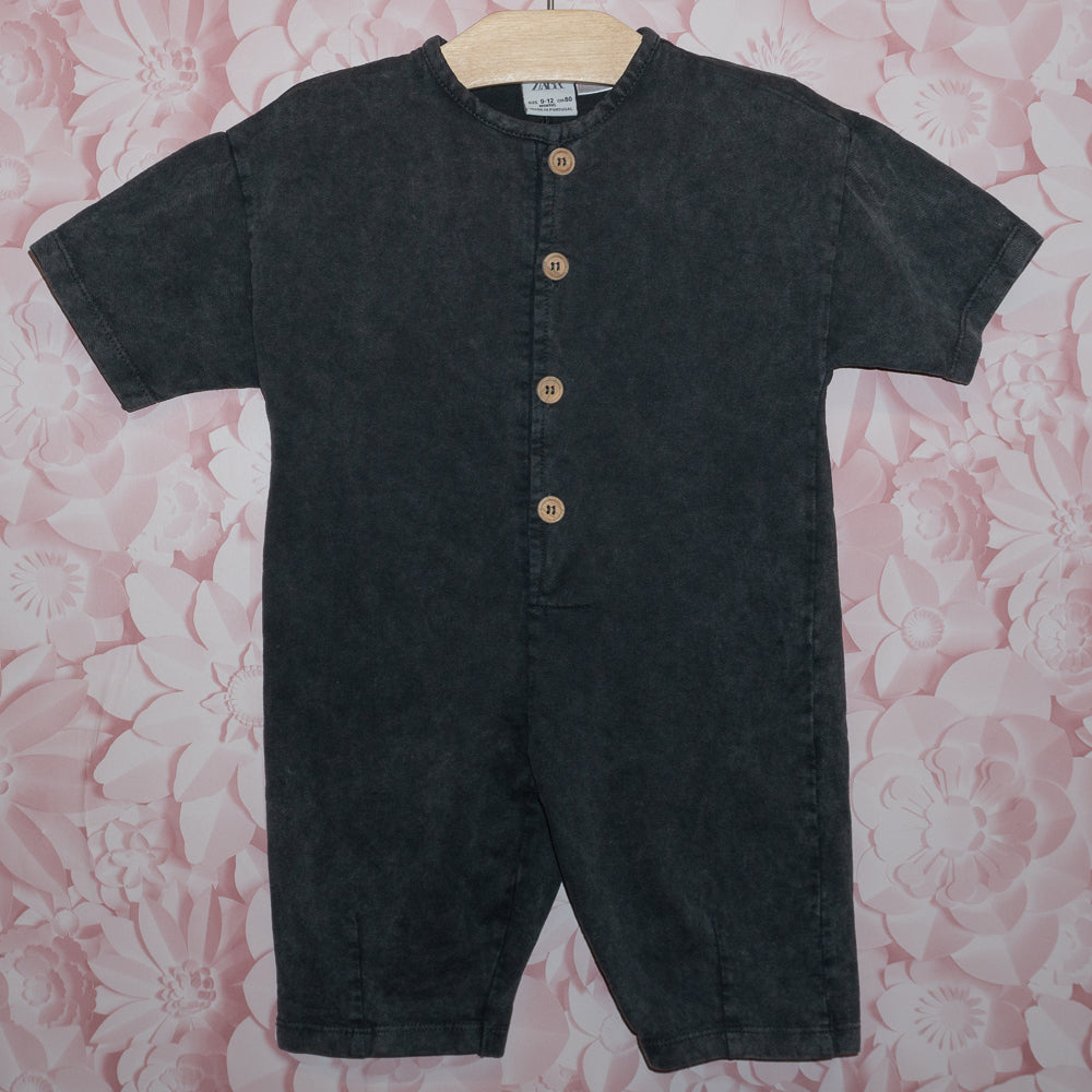 Oversized Button Romper Size 9-12m