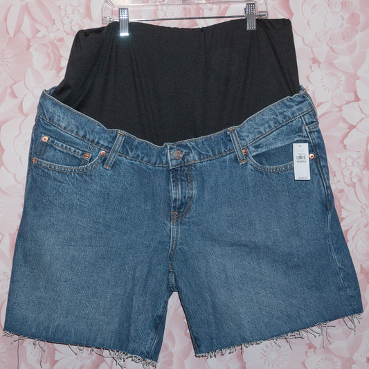 NWT Maternity Shorts Size 33/16