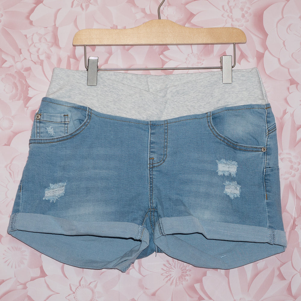 Light Wash Maternity Shorts Size M