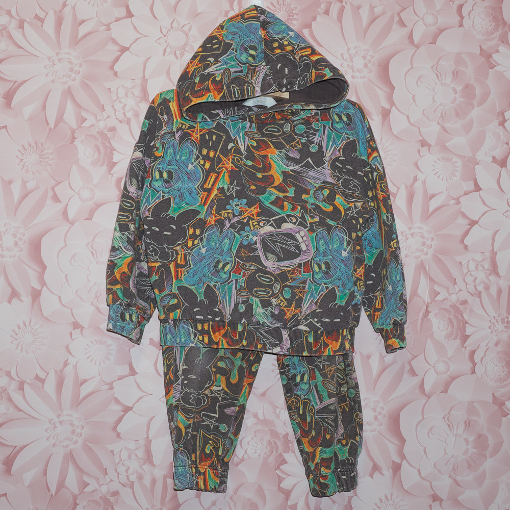 Grafitti Track Suit Size 4-5