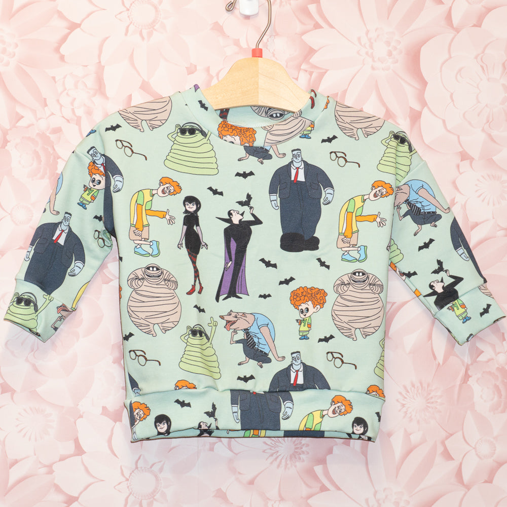 Spooky Hotel Crewneck Size 18-24m