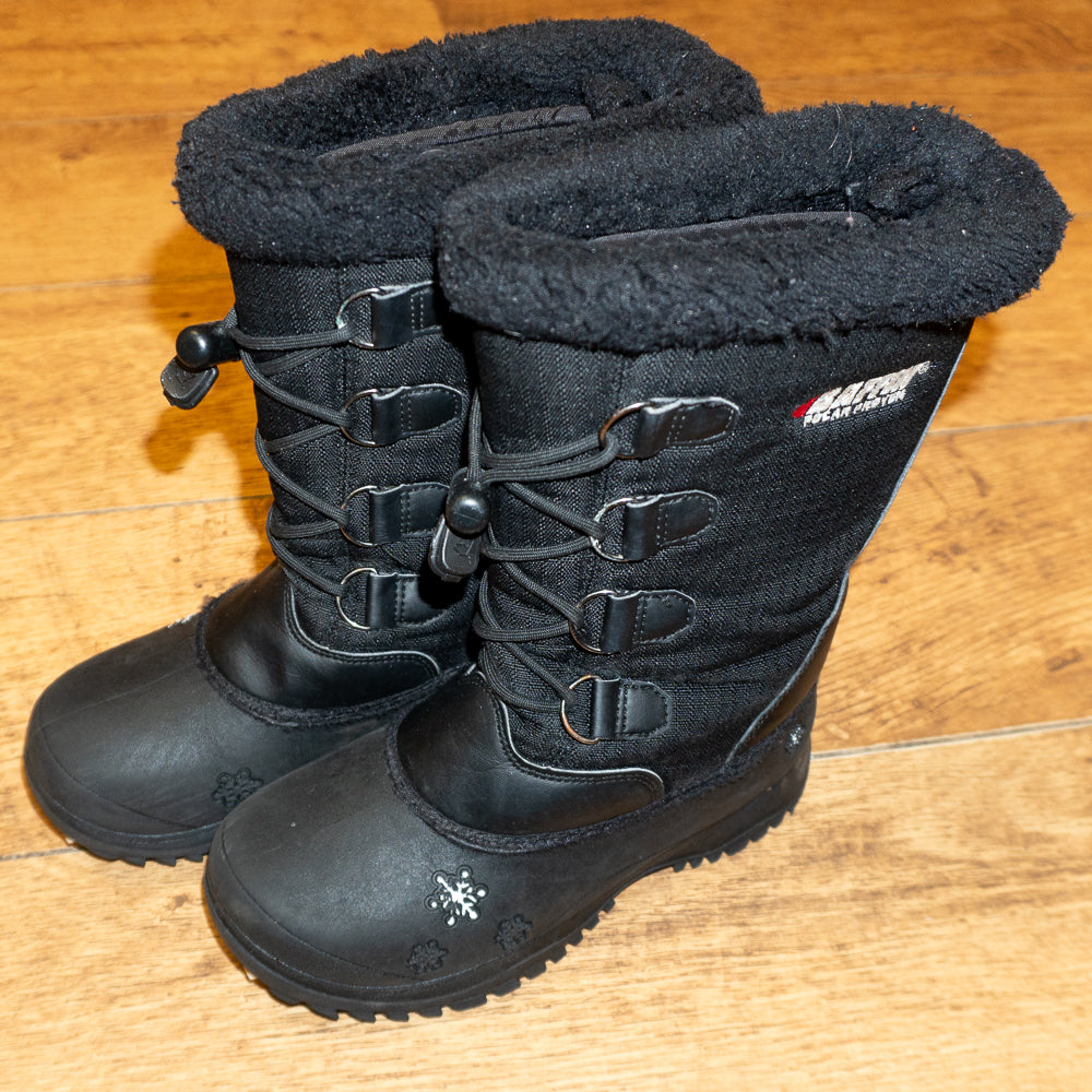 Baffin Snow Boots Size 2