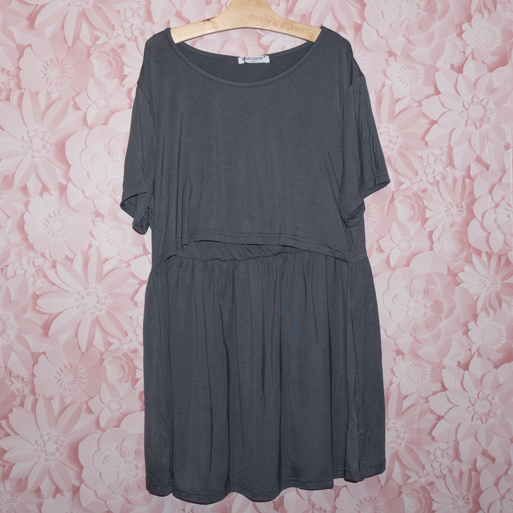 NWT Gray Maternity/Nursing Top Size XL