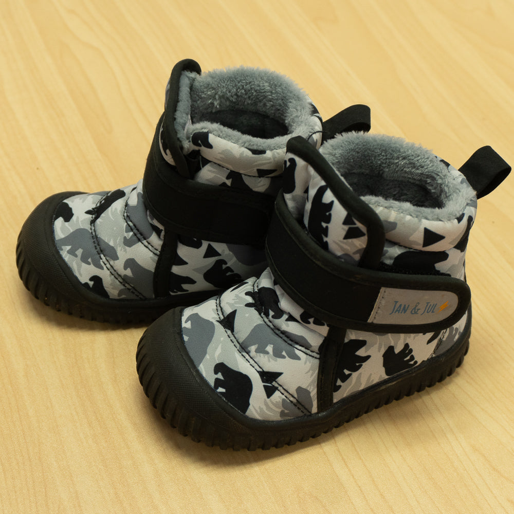 Jan & Jul Bear Boots Size 5