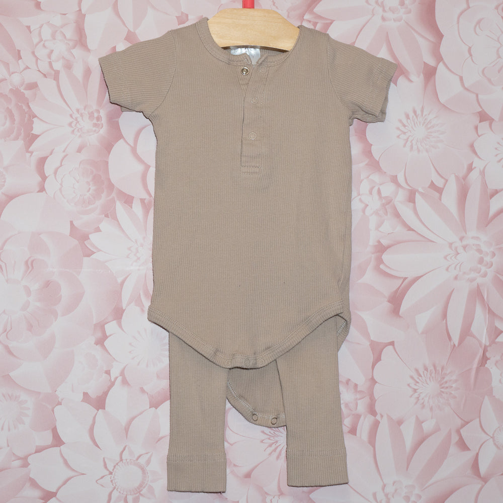 Beige Ribbed Onesie Set Size 6-12m