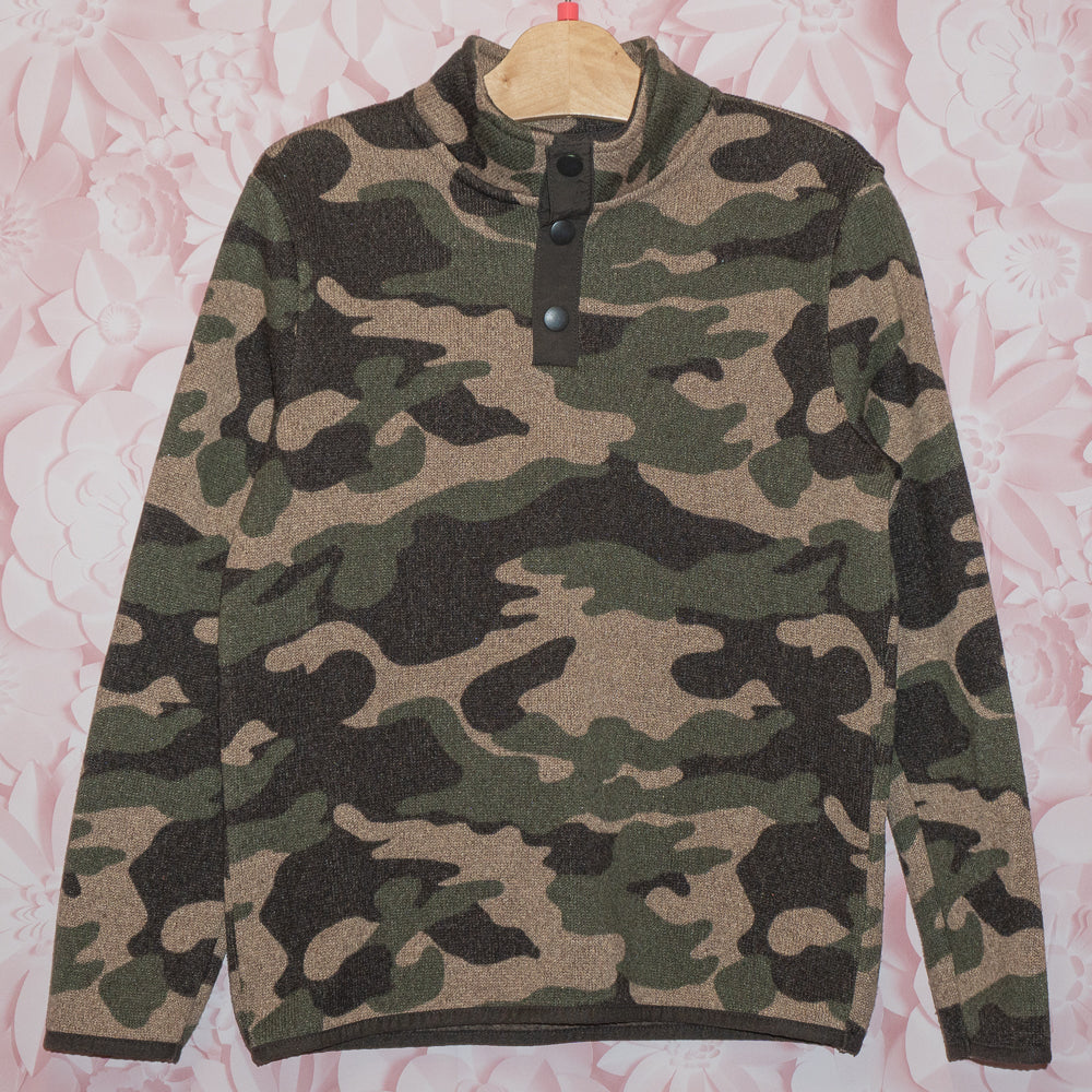 Camo Button Neck Sweatshirt Size 8
