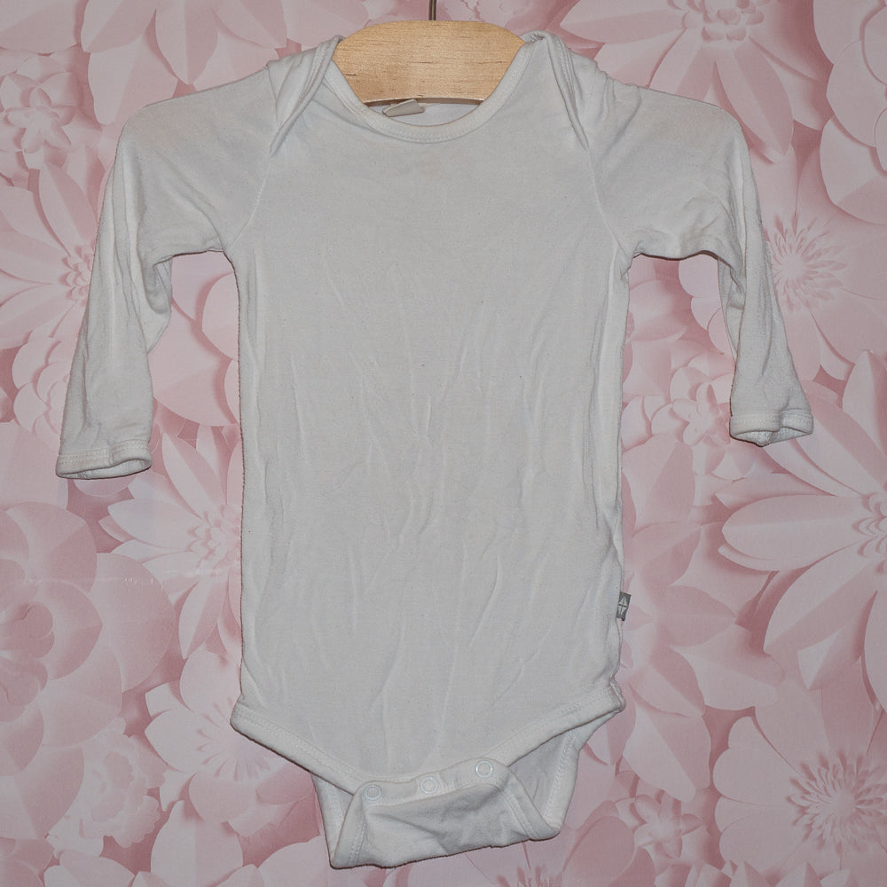 White Bamboo Longsleeve Onesie Size 3-6m