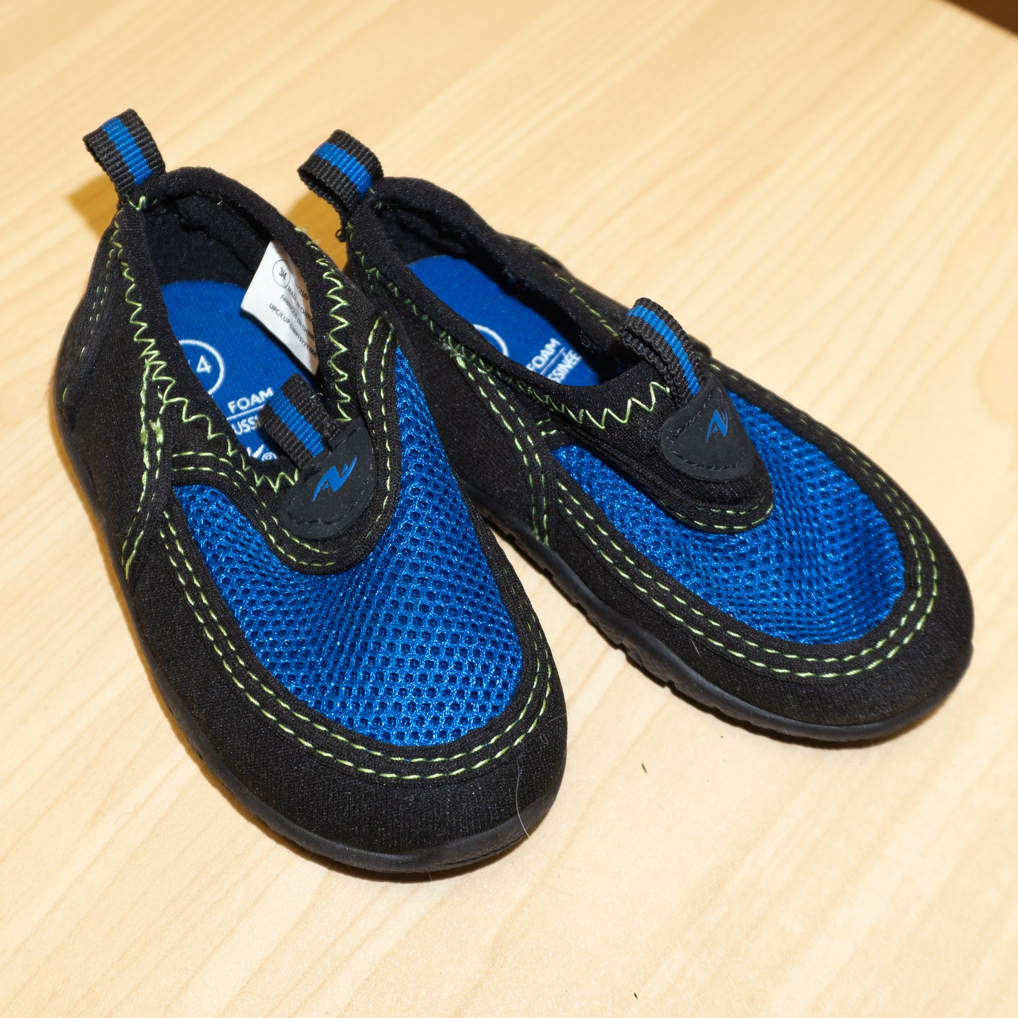 Water Shoes Size 3/4