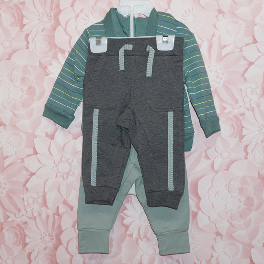 NWT 4-Piece Set Size 6m