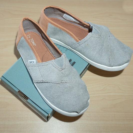 NWT Corduroy Toms Size 11