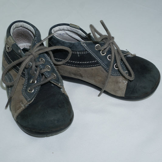 Suede Shoes Size 5.5C (Euro Size 21)